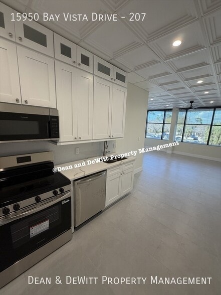 Building Photo - 1 Bed/1 Bath - Unit 207