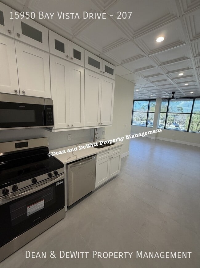 Building Photo - 15950 Bay Vista Dr