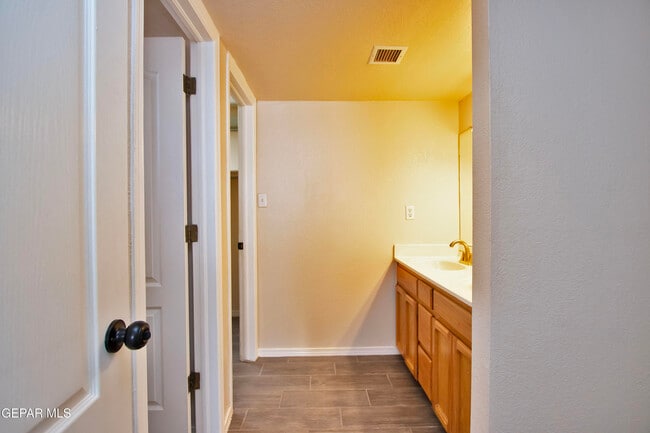 Building Photo - 11726 Stone Castle Dr