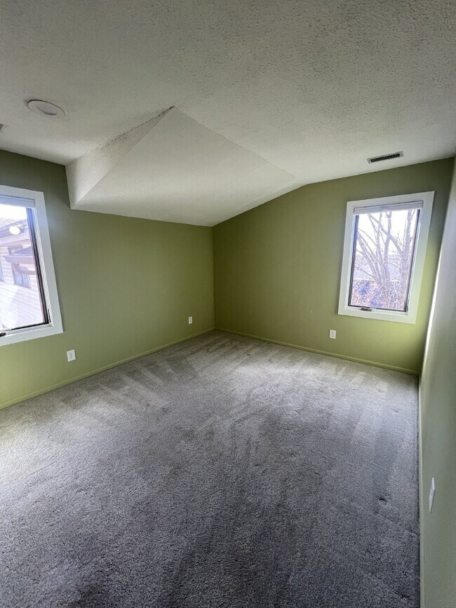 Building Photo - 2 Bedroom / 2 Bath Condo with 1,200 Square Feet, Luxury Finishes, and Great Amenities!