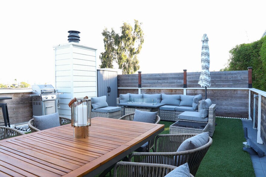 Building Photo - 1771 Torrance St