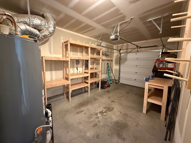 Building Photo - Beautifully Maintained 2 Bed/ 2.5 Bath - River Canyon Estates