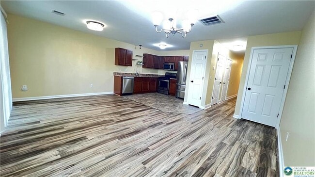 Building Photo - 705 Blue Heron Dr