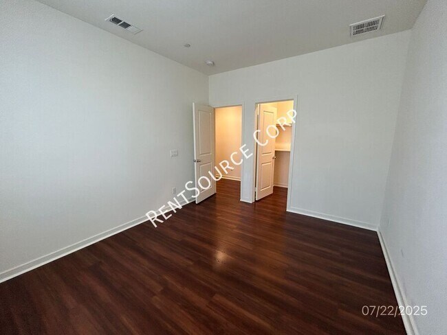 Building Photo - 45051 Marbella St