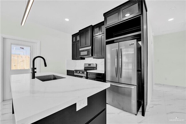 Building Photo - 10 Buccaneer Dr