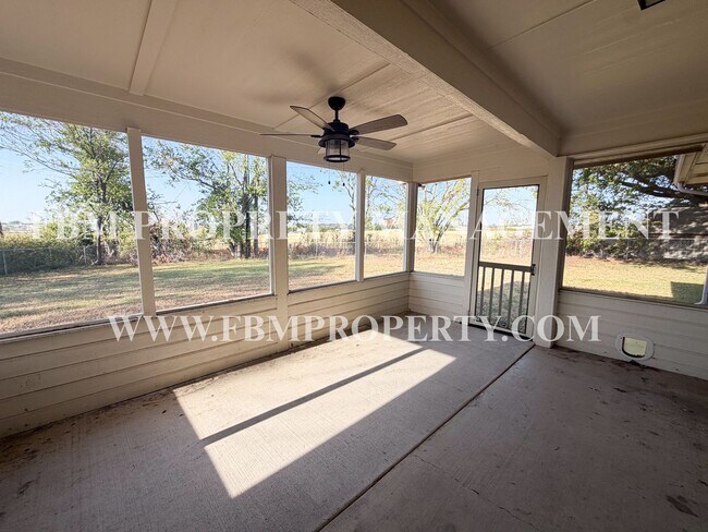 Building Photo - 163 Highland Dr