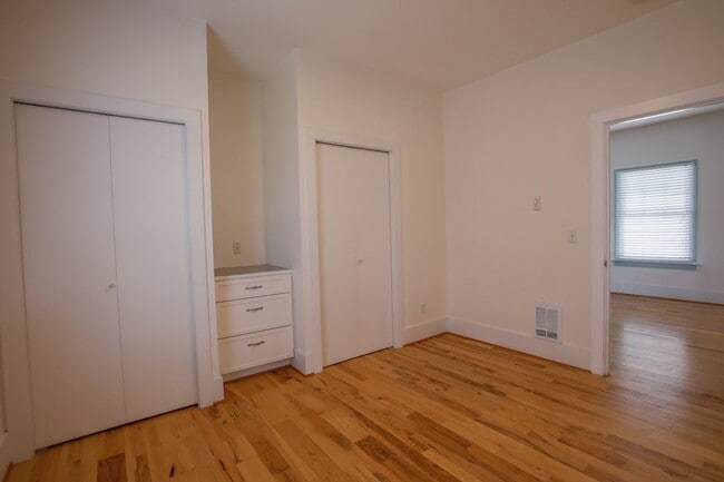 Building Photo - Move-In Now and Enjoy Summertime in Coupev...