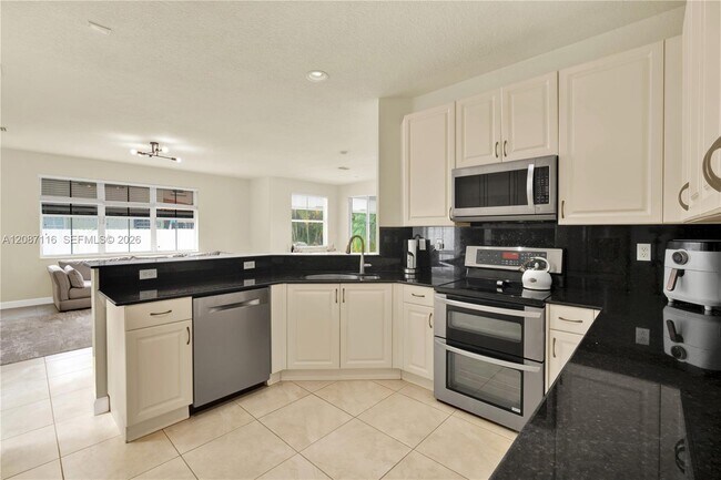 Building Photo - 8324 NW 115th Ct