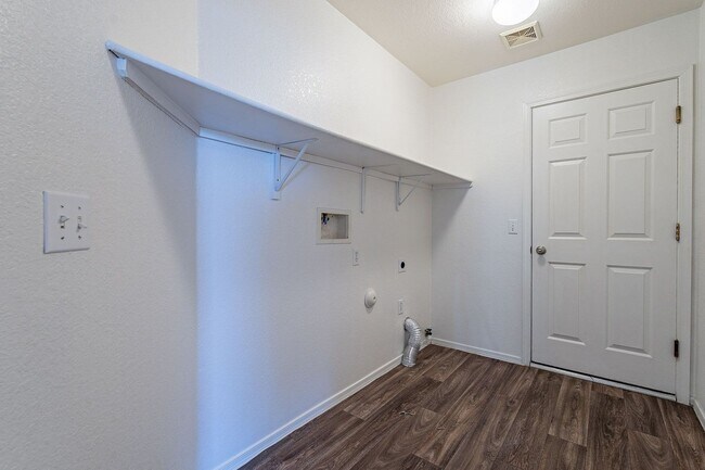 Building Photo - Spacious Oro Valley 4-Bedroom Rental with ...