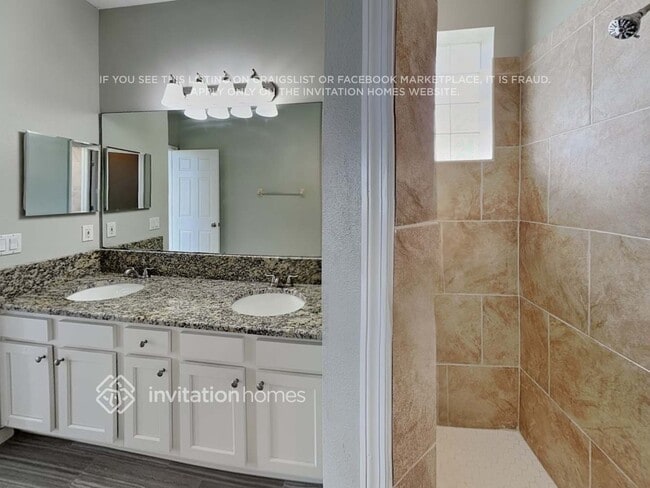 Building Photo - 2529 Pan American Blvd