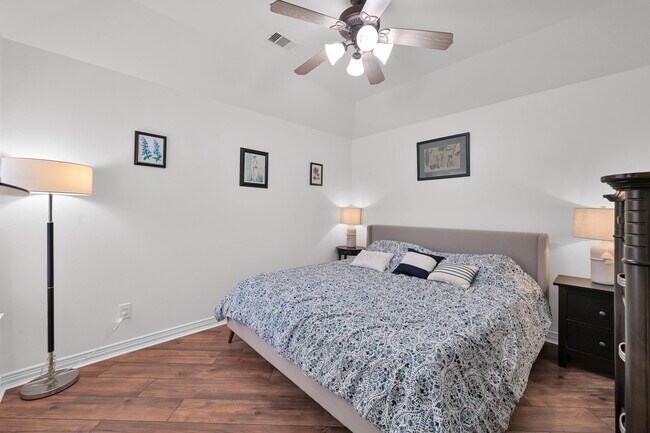 Building Photo - 4770 Jackson Square Dr