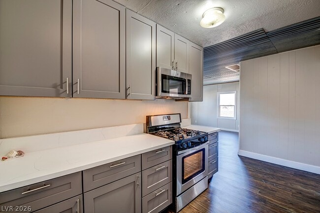 Building Photo - 18 Magnesium St