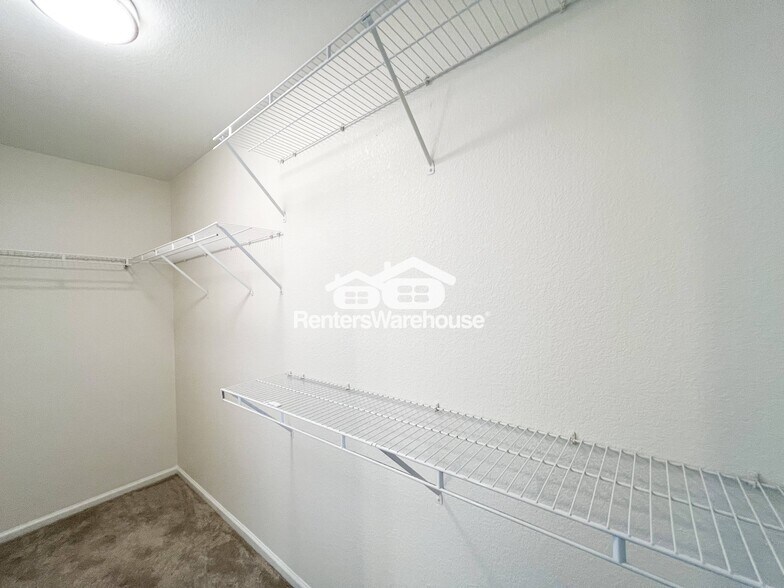 Building Photo - 4504 E Lyndenwood Cir