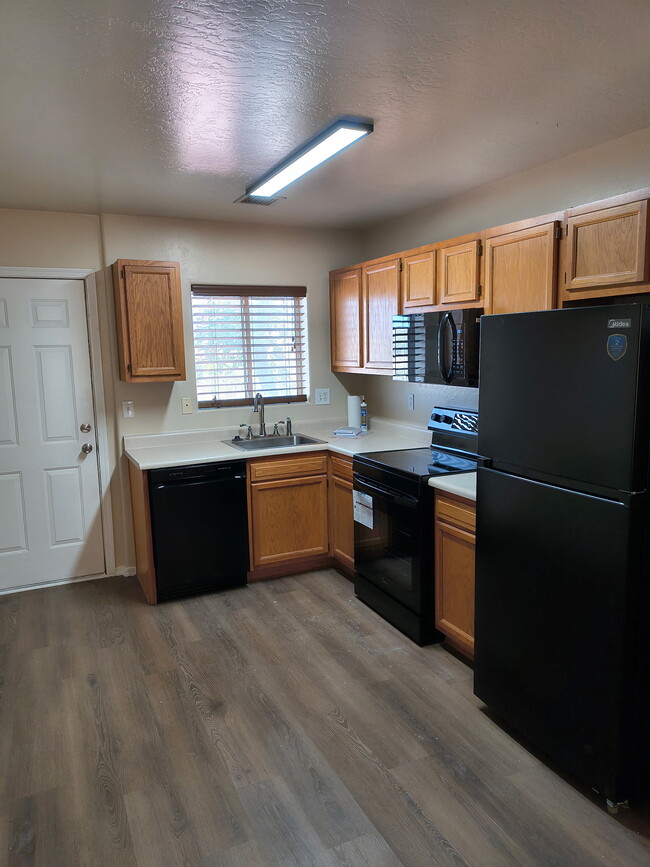 Building Photo - 10158 W Durango Cir