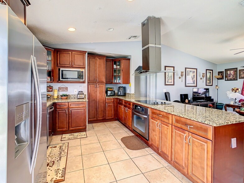 Building Photo - 853 Blanc Ct