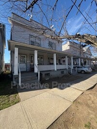 Building Photo - 27 Edison St