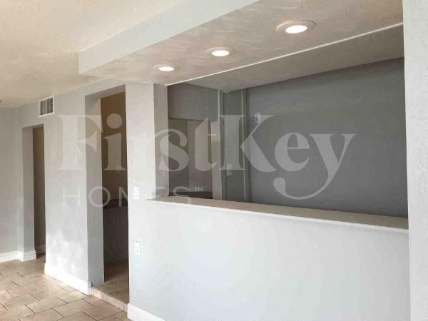 Building Photo - 4635 West Palo Verde Avenue