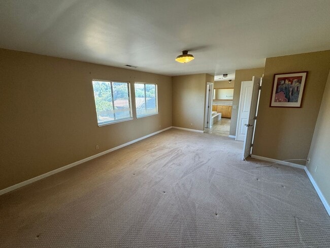 Building Photo - Spacious 5BD Fremont Home | 2-Story w/ Hug...