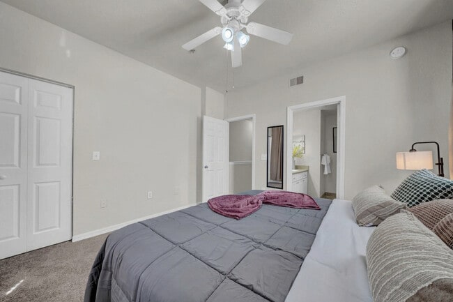 Building Photo - 10056 Montague St