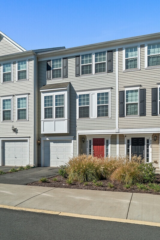 Building Photo - 8292 Heritage Crossing Ct