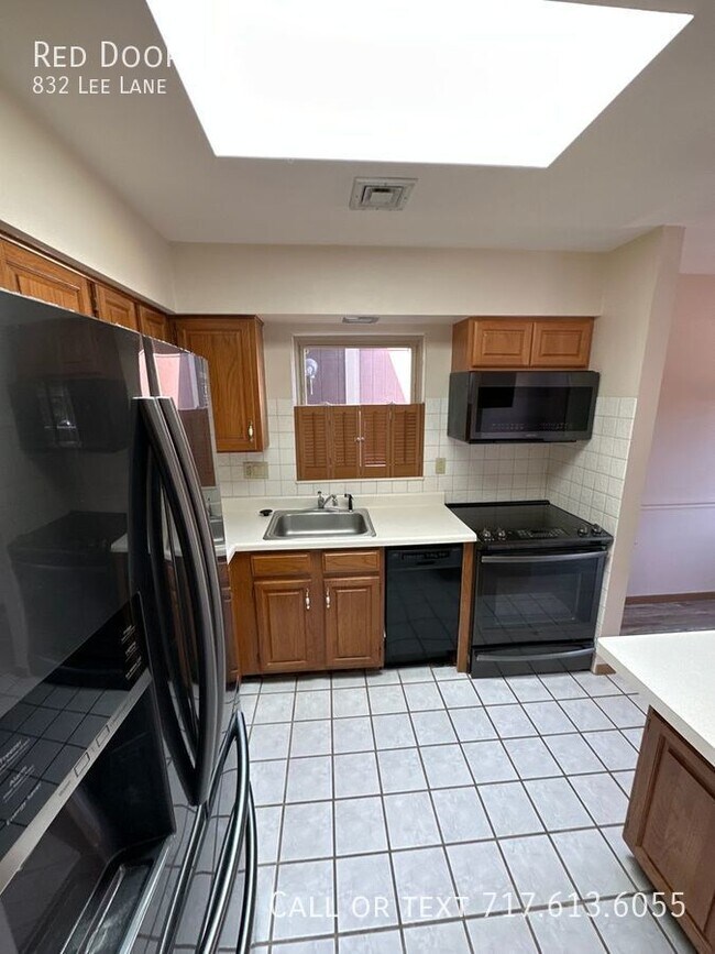 Building Photo - 832 Lee Ln