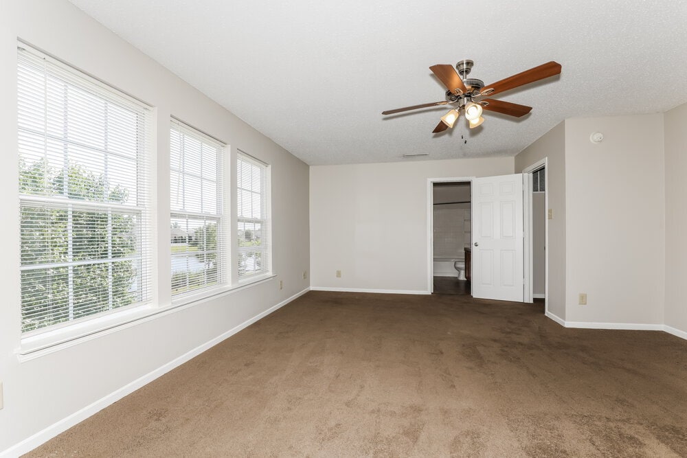 Building Photo - 2837 Ludwig Dr