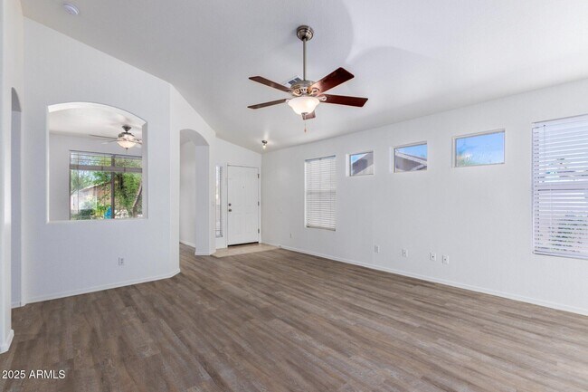 Building Photo - 4443 E Rowel Rd