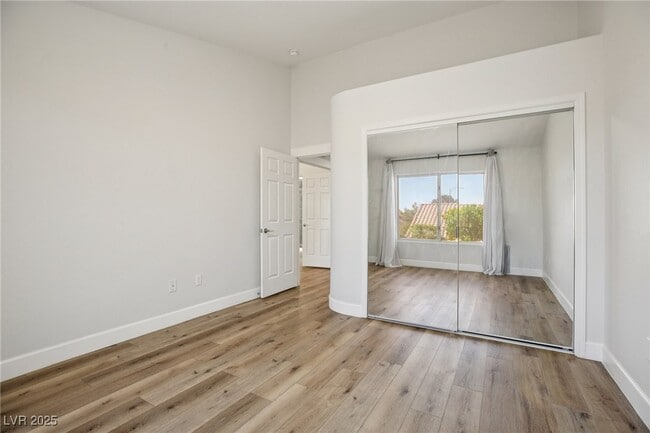 Building Photo - 2504 Youngdale Dr