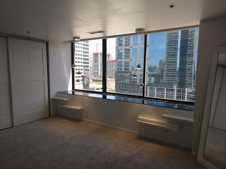Building Photo - 48 W 300 S