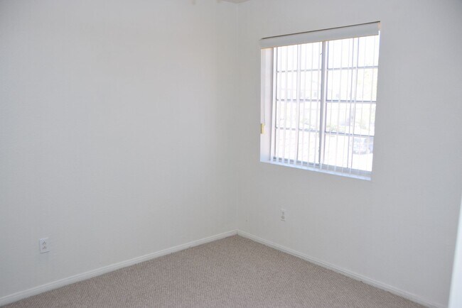 Building Photo - SUMMERLIN - 2 STORY HOME