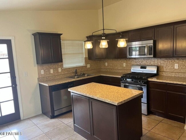 Building Photo - 7105 Falling Leaf Cir