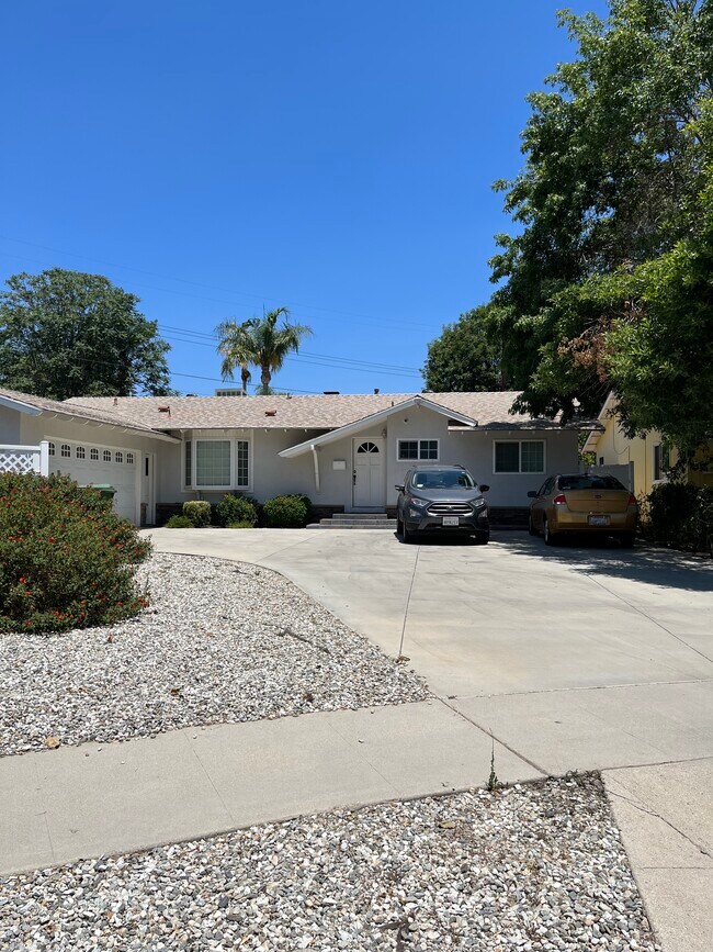 22117 Blythe St 22117 Blythe St Canoga Park CA 91304 Apartment Finder