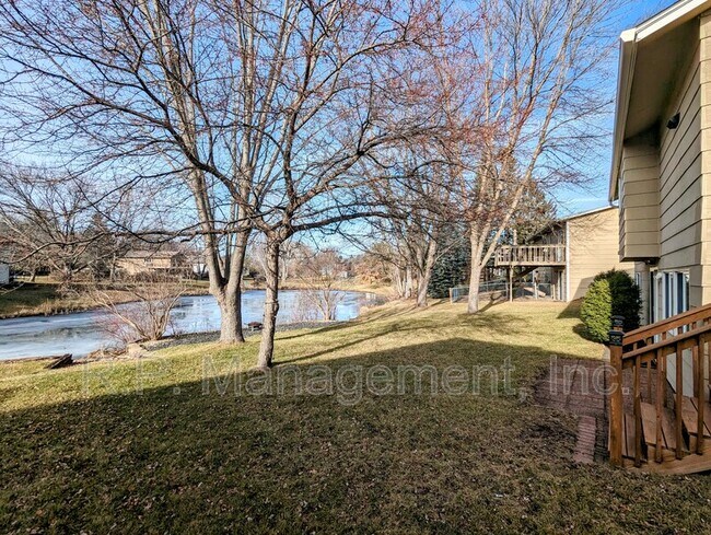 Building Photo - 351 Oakwood Dr