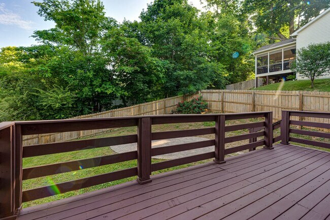 Building Photo - 3BR 2BA