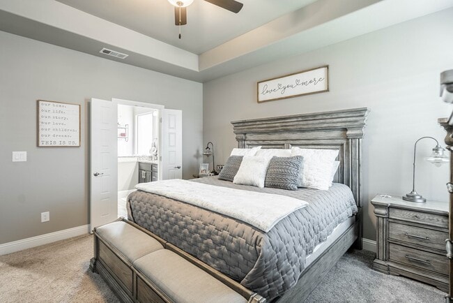 Building Photo - 11 Los Campos Dr