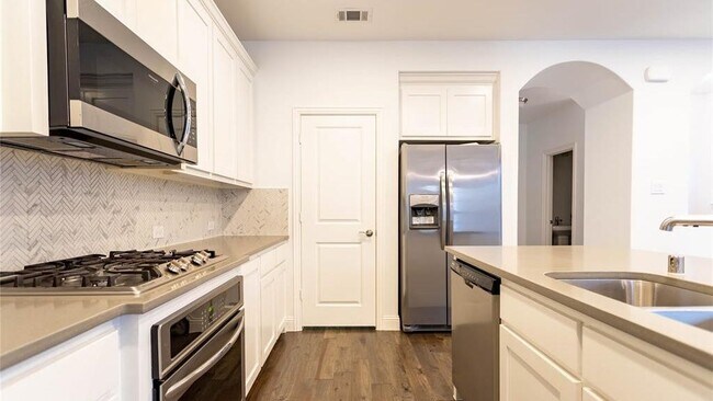 Building Photo - 7209 Huckleberry Dr