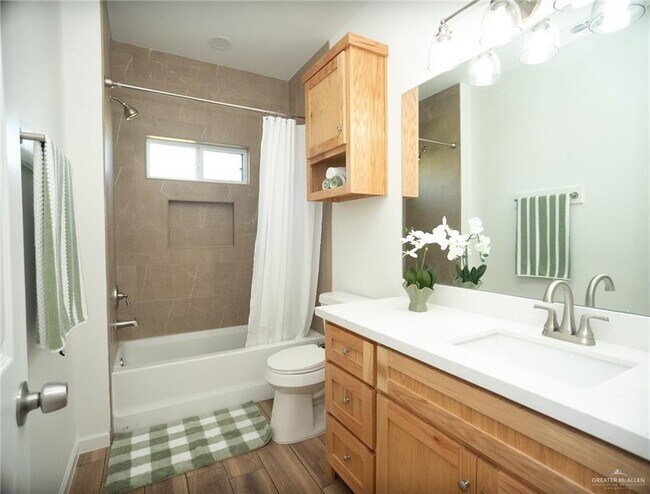 Building Photo - 32 San Andres