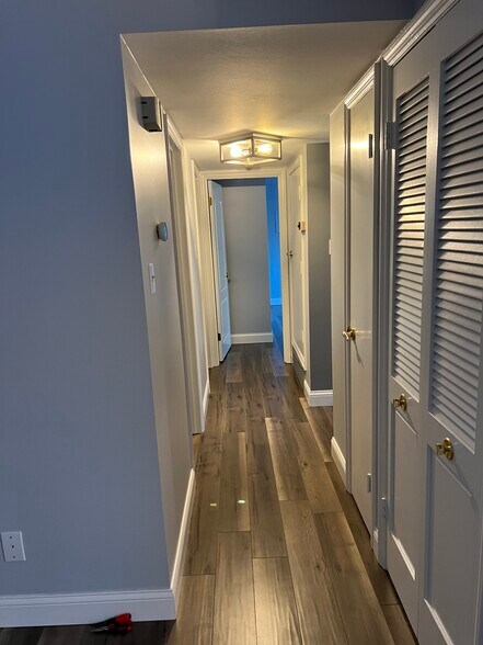 Building Photo - 4298 Chateau de Ville Dr