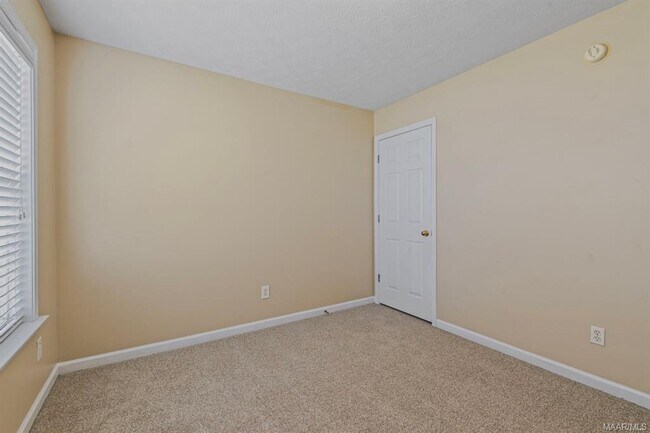 Building Photo - 8990 Stoneridge Pl