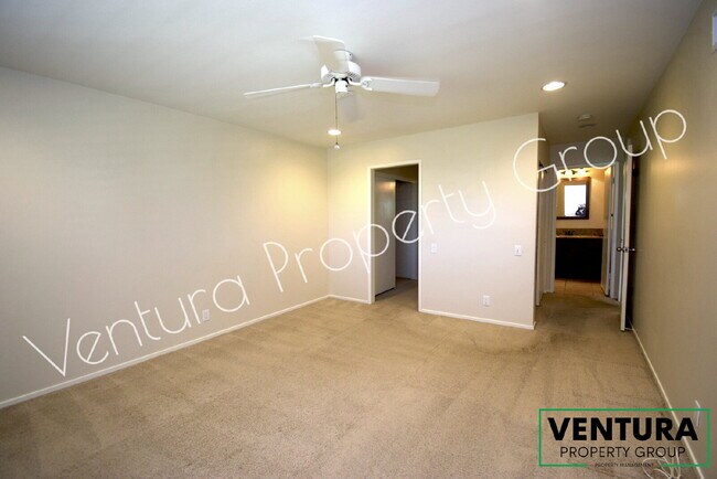 Building Photo - Charming 3-Bedroom with 2 Baths in East Ventura – Spacious 1513 Sq Ft Gem on Burlington Ave!