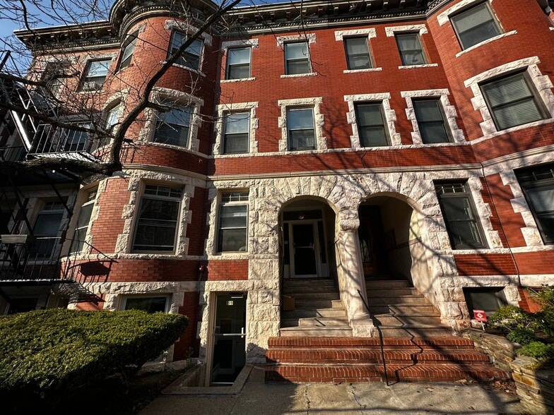 Building Photo - 199 Winthrop Rd