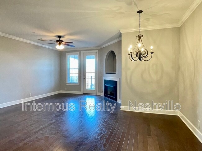 Building Photo - 307 Seven Springs Way