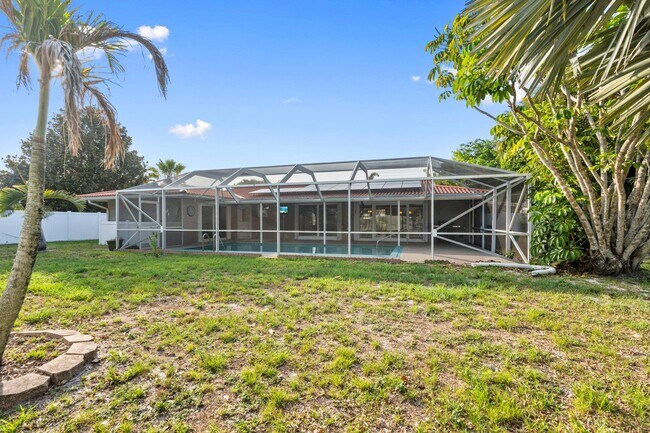 Building Photo - 184 NE Caprona Ave