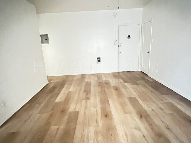 Building Photo - 619 Normandie Ave