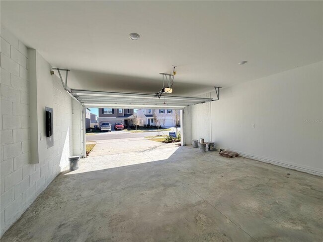 Building Photo - 3663 Hardman Dr