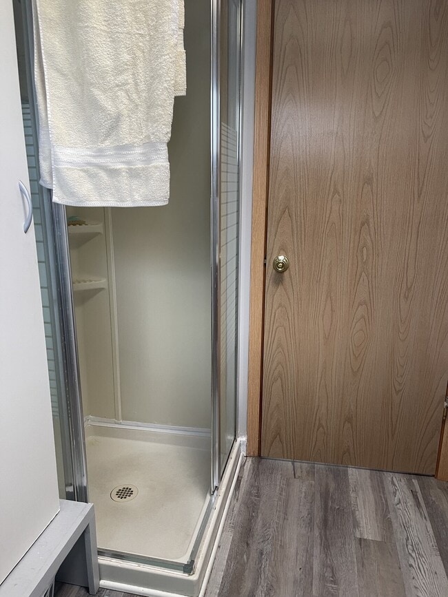 Building Photo - 580 Clarence