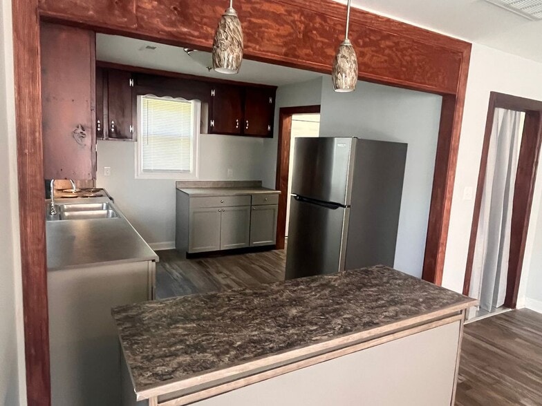 Building Photo - 511 Ford St