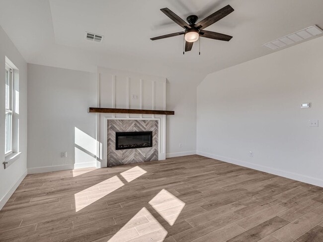 Building Photo - Brand New Home in Noble!