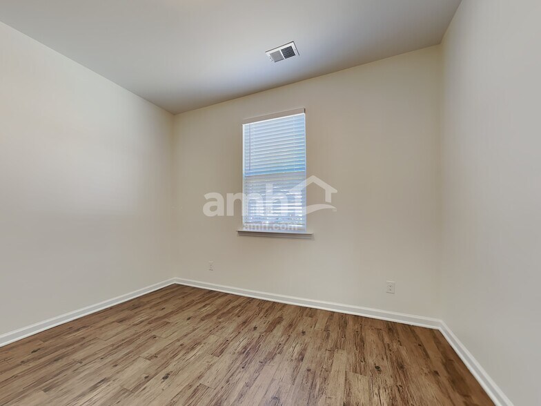 Building Photo - 50 Spirit Wy