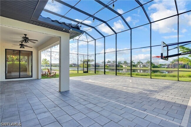Building Photo - 11884 Boxelder Way
